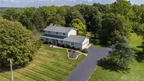 2654 Henville Rd, Xenia, OH 45385