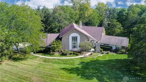 6636 Cedar Crest Trl, Centerville, OH 45459