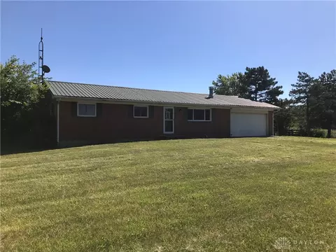 15900 Oxford Rd, Germantown, OH 45327