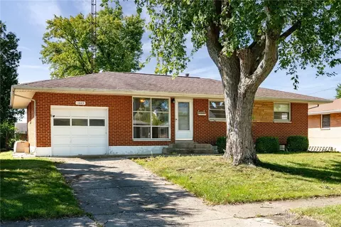 1445 Balsam Dr, Dayton, OH 45432