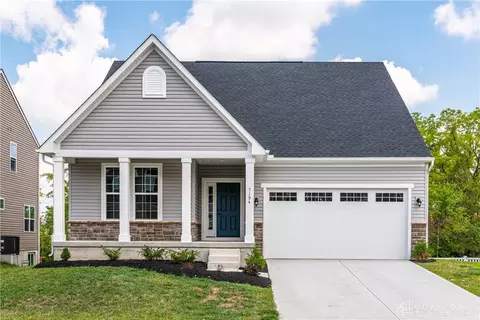 7194 Honeylocust St, Tipp City, OH 45371