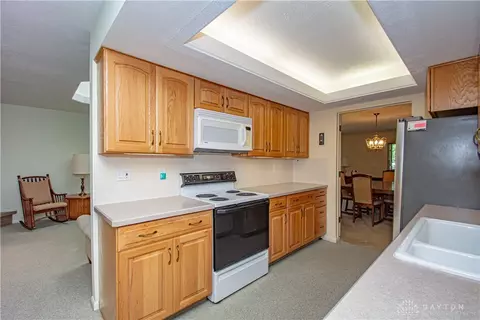 2333 Pondview Dr, Kettering, OH 45440 photo 8