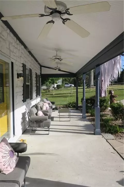 3355 Algus Ln, Cincinnati, OH 45248 photo 2