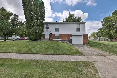 11751 Lassiter Dr, Forest Park, OH 45240