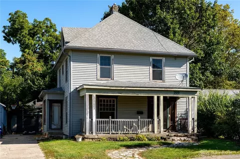 222 Roosevelt Dr, Springfield, OH 45503 photo 2