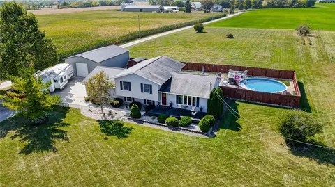 809 Victory Rd, Springfield, OH 45504