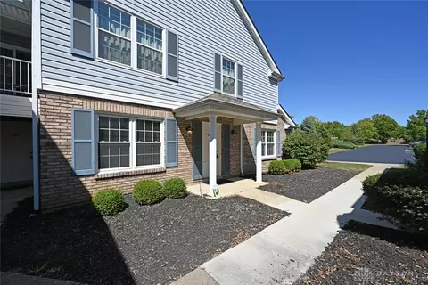 9736 Timberview Ct, West Chester, OH 45241