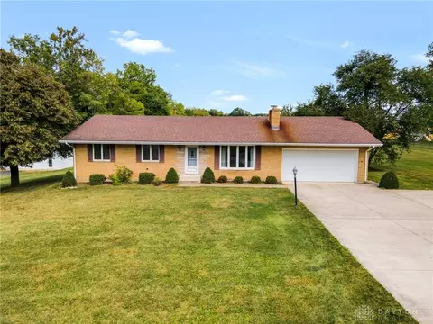 1085 Springbrook Ln, Piqua, OH 45356