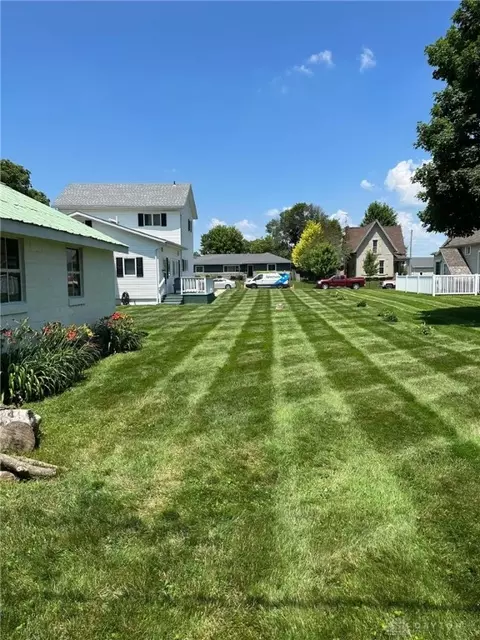 139 E Walnut St, Saint Paris, OH 43072 photo 7