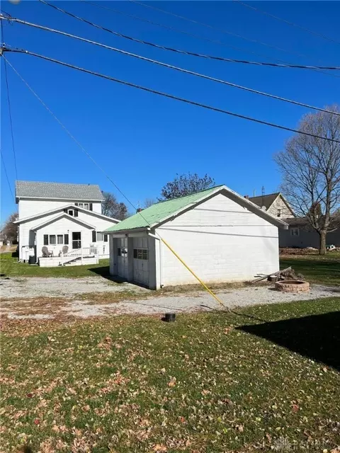 139 E Walnut St, Saint Paris, OH 43072 photo 6
