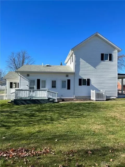 139 E Walnut St, Saint Paris, OH 43072 photo 4