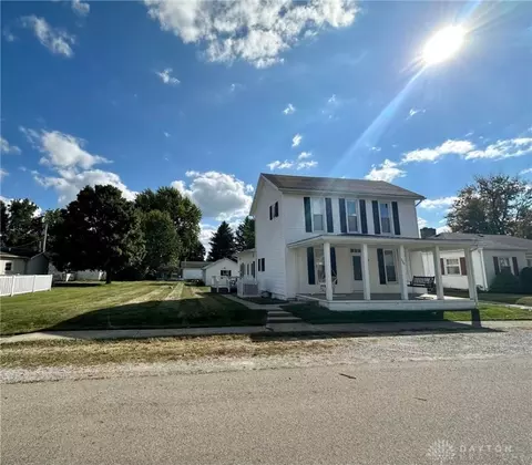 139 E Walnut St, Saint Paris, OH 43072 photo 2