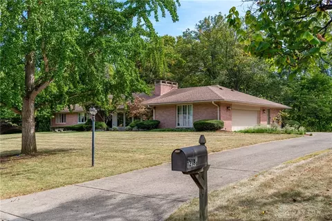 1218 Ashburton Dr, Washington Township, OH 45459