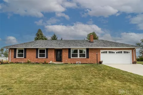 105 Catalpa Dr, Versailles, OH 45380