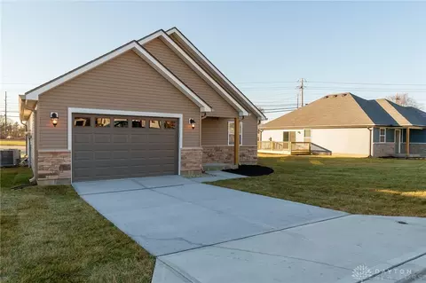 1571 Montgomery Ave, Fairborn, OH 45324