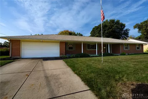 1370 Carrilon Woods Dr, Centerville, OH 45458 photo 4