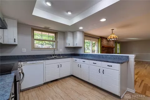 1370 Carrilon Woods Dr, Centerville, OH 45458 photo 15