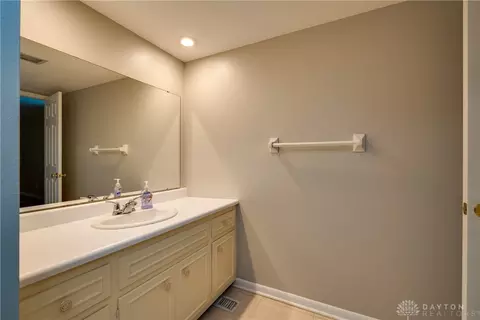 1370 Carrilon Woods Dr, Centerville, OH 45458 photo 31