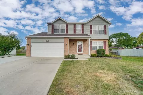 565 Blue Spruce Pl, Trenton, OH 45067
