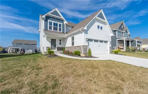 862 Cedar Grove Dr, Tipp City, OH 45371