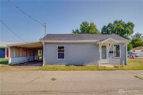 525 Beech Dr, Franklin, OH 45005