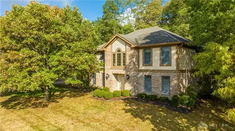 3032 Highlander Dr, Dayton, OH 45432