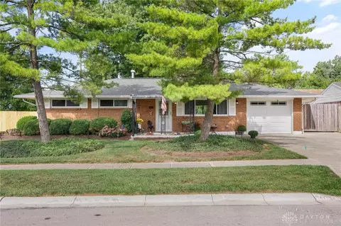 6707 Hubbard Dr, Huber Heights, OH 45424
