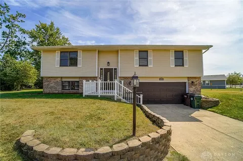 5620 Wakeshire Ct, Dayton, OH 45426