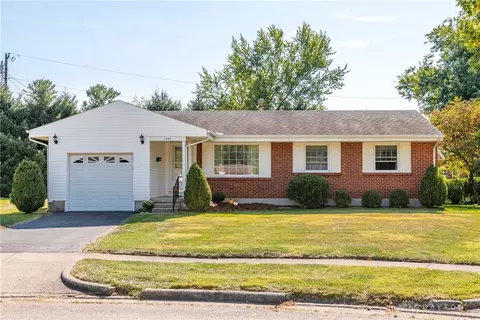 1098 Boston Ct, Xenia, OH 45385