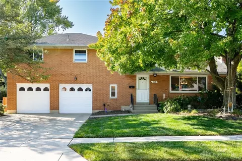 808 Lovetta Ave, Kettering, OH 45429