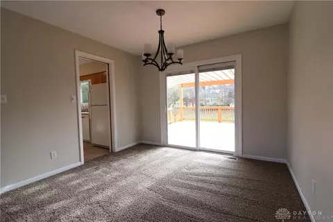 808 Lovetta Ave, Kettering, OH 45429 photo 3