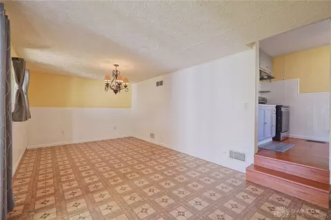 1914 Malcom Dr, Kettering, OH 45420 photo 12