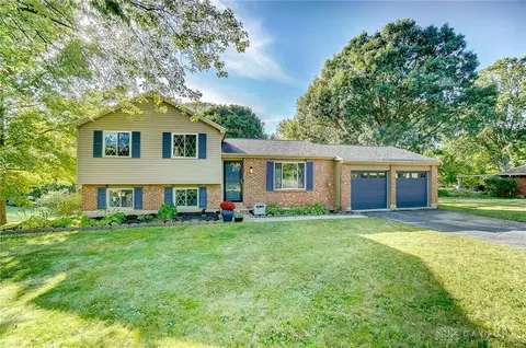 5615 Little Sugar Creek Rd, Sugarcreek Township, OH 45440