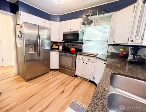 121 Forest Ave, Wyoming, OH 45215 photo 24