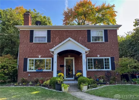 121 Forest Ave, Wyoming, OH 45215