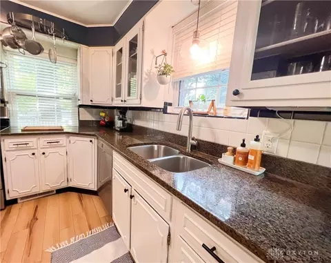 121 Forest Ave, Wyoming, OH 45215 photo 23