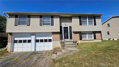 4949 Amberwood Dr, Dayton, OH 45424