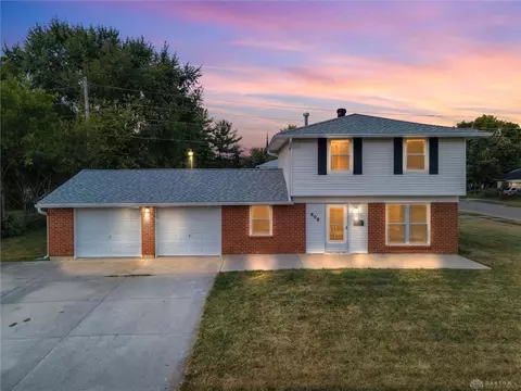 808 Aspen Rd, New Carlisle, OH 45344