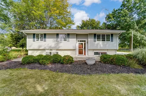 2435 N Rugged Hill Rd, Casstown, OH 45312