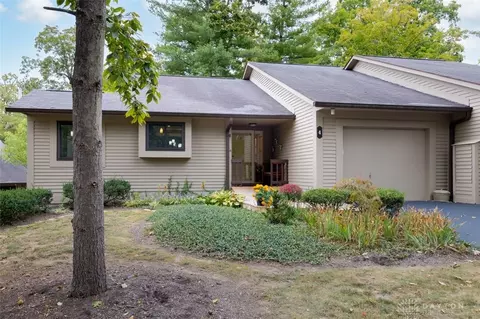 4 Big Oak Ln, Milford, OH 45150