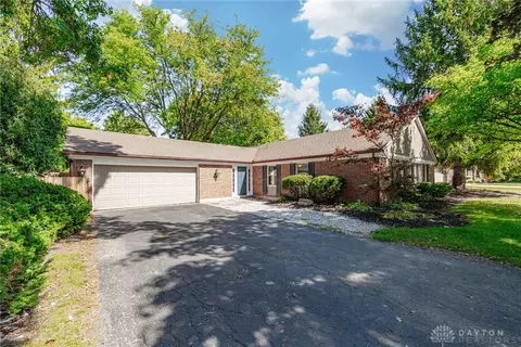 6936 Eastpoint Ct, Washington Township, OH 45459