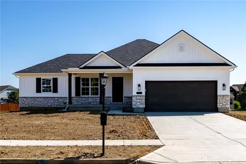 102 Pleasant Chase Chase, Englewood, OH 45322