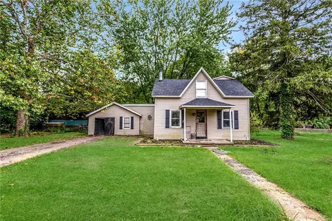 1783 Hill Station Rd, Goshen, OH 45122