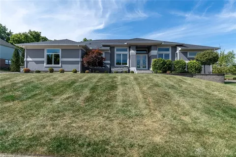 620 Heatherwoode Cir, Springboro, OH 45066
