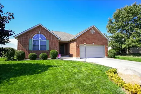 1168 Edgewater Dr, Troy, OH 45373