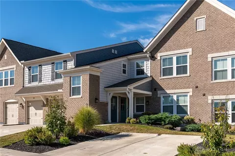 266 Old Pond Rd, Springboro, OH 45066