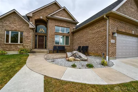 5581 Glen Meadow Dr, Dayton, OH 45417