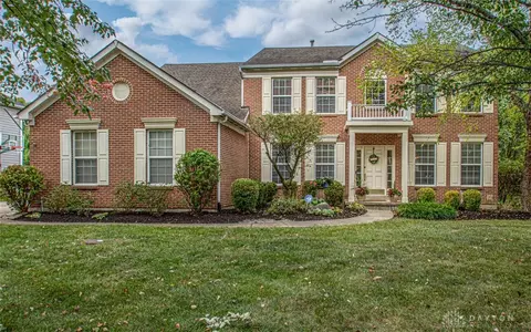 9751 Dinwiddie Ct, Centerville, OH 45458