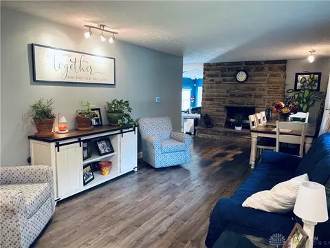 1609 Walnut Ter, Springfield, OH 45504 photo 2
