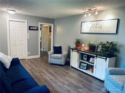 1609 Walnut Ter, Springfield, OH 45504 photo 4